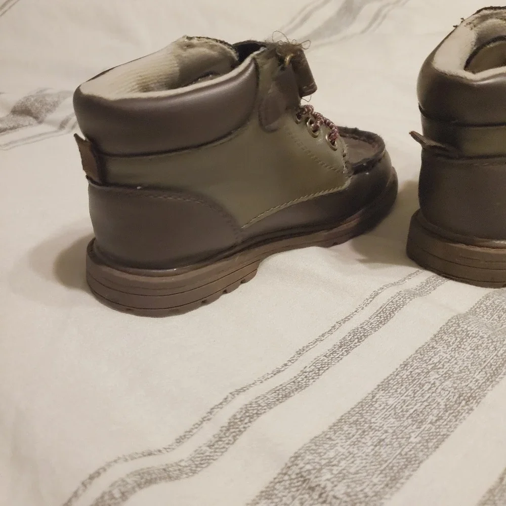 OshKosh B'Gosh Brown and Green boys Haslett Ankle Boot‎ SZ:7
